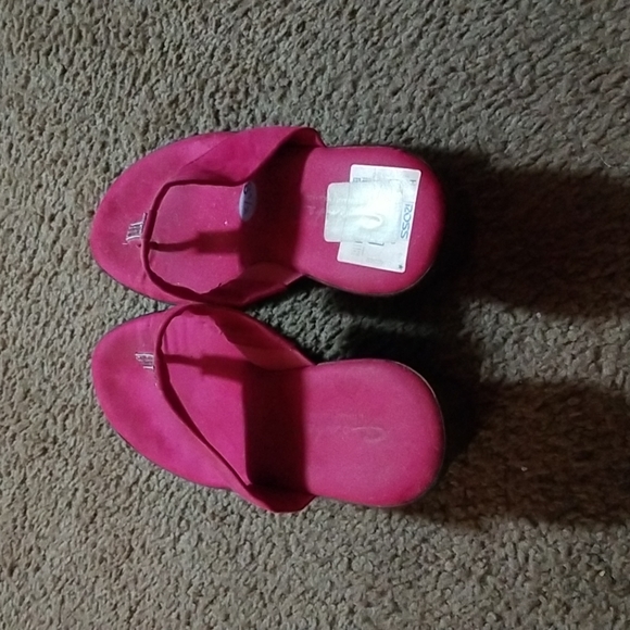 Fuchsia Pink wedges with stone done down the center - Picture 6 of 7